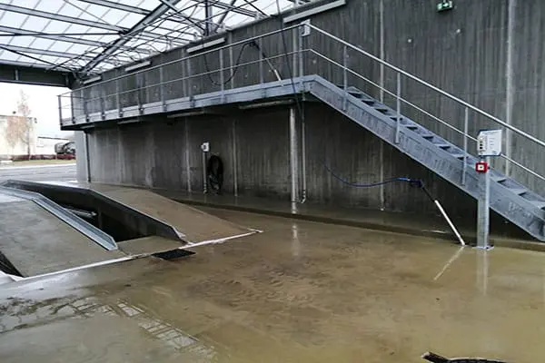 Fosse de lavage châssis en milieu de piste