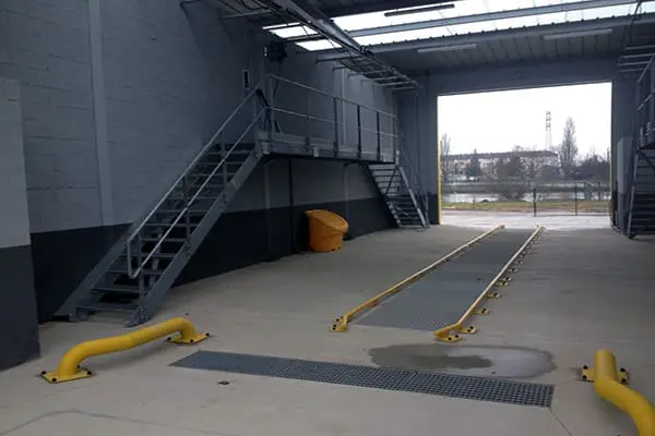 Chasse-roues et signalisation de circulation