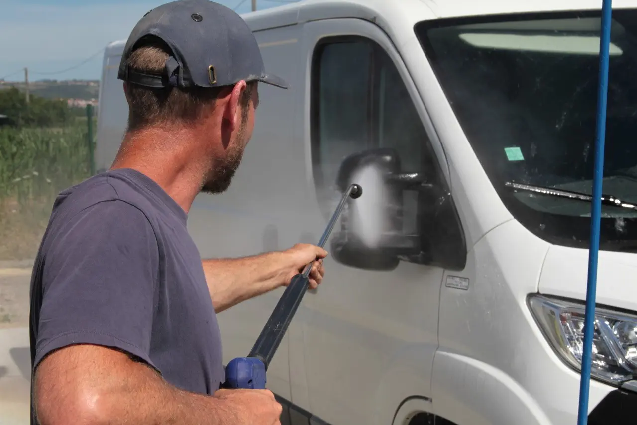 Le lavage de véhicule à la haute pression